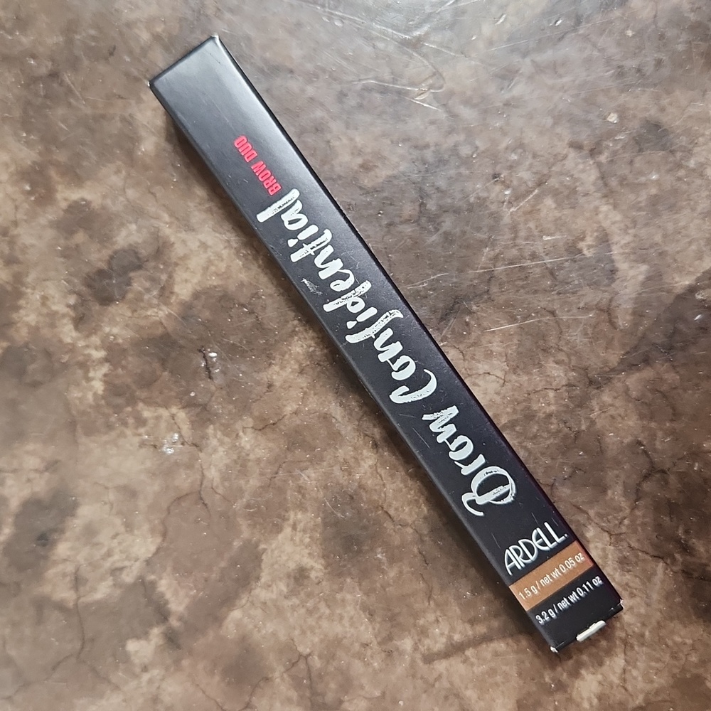 Brow makeup